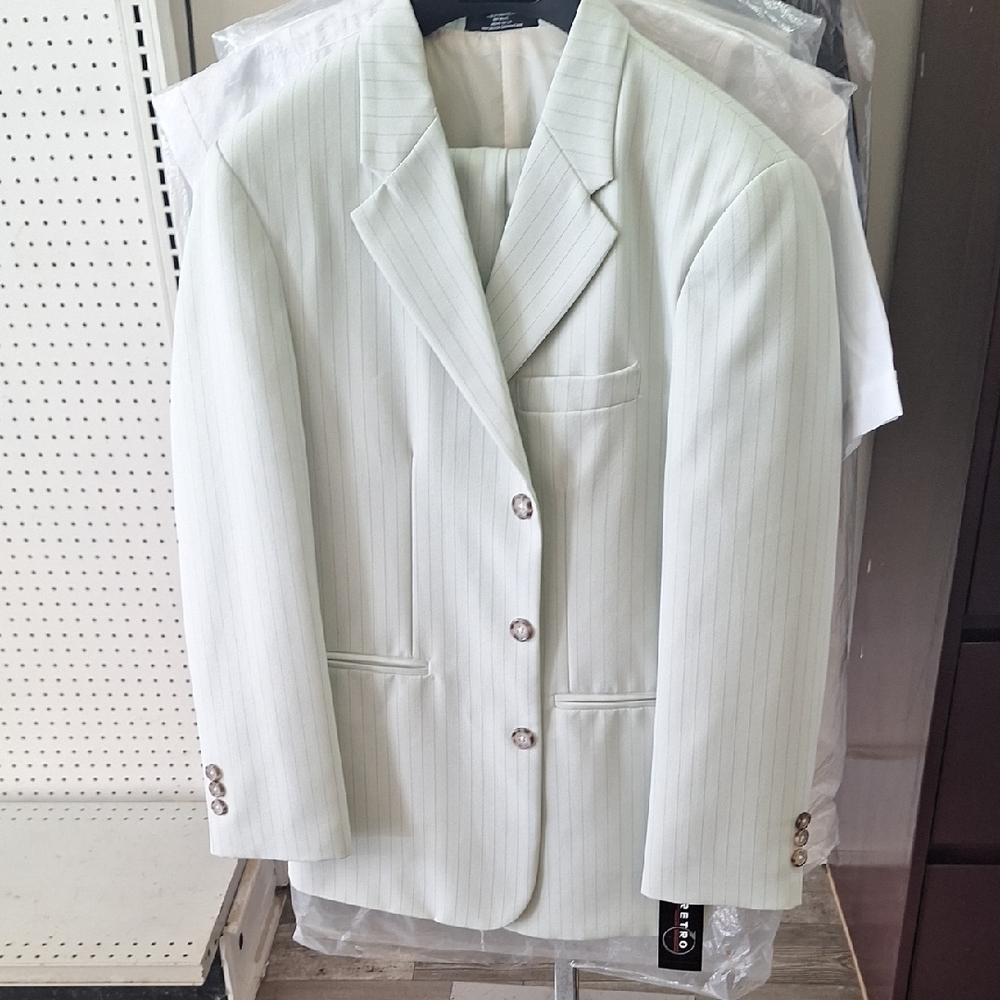 White Textured Matching Suit Set with Classic Cut